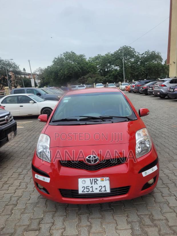 Toyota Vitz 1.0 FWD 5dr 2010 Red