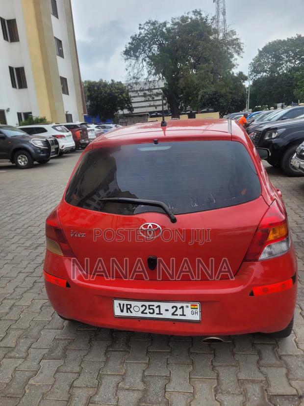 Toyota Vitz 1.0 FWD 5dr 2010 Red