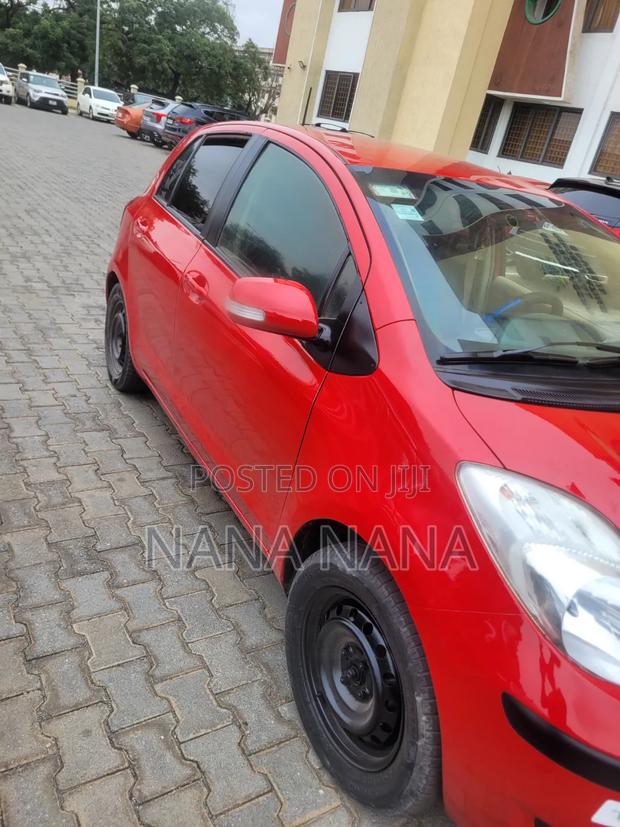 Toyota Vitz 1.0 FWD 5dr 2010 Red