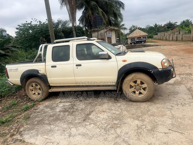 Nissan Navara 2017 White