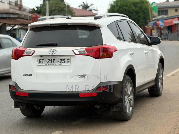 Toyota RAV4 Limited 4dr SUV AWD (2.5L 4cyl 6A) 2014 White
