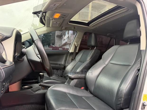 Toyota RAV4 Limited 4dr SUV AWD (2.5L 4cyl 6A) 2014 White