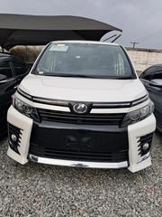Toyota Voxy 2015 White for sale