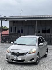 Toyota Yaris Base Sedan 4dr 2010 Silver for sale