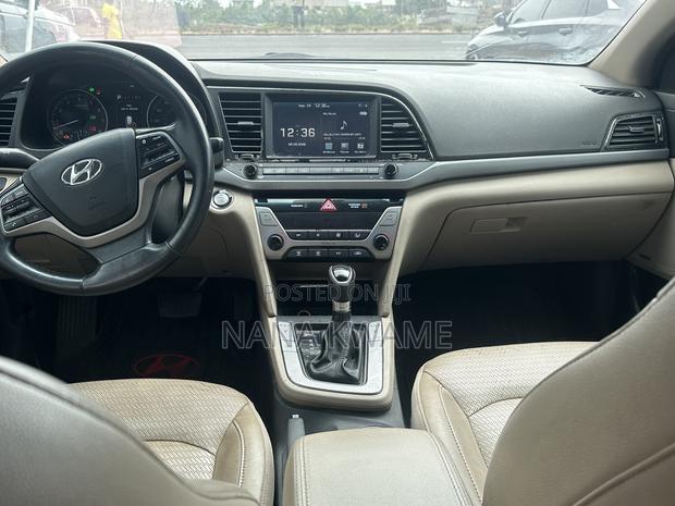 Hyundai Elantra Limited 2018 Red
