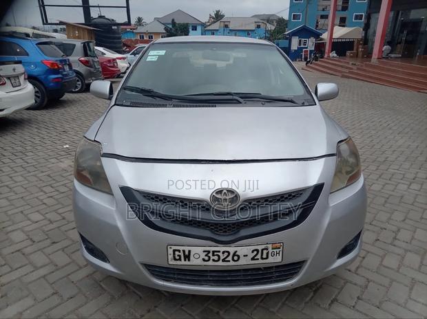 Toyota Yaris 2010 Silver