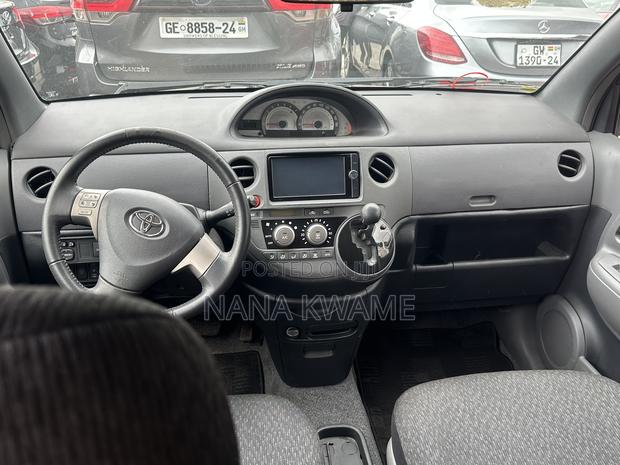 Toyota Sienta 1.5 AWD (6-seater) 2016 Black
