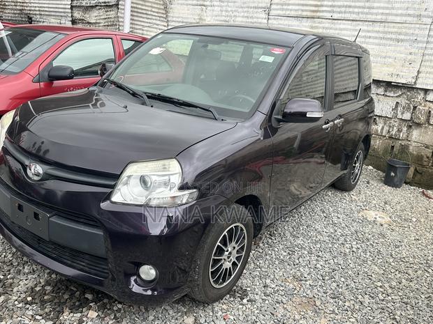 Toyota Sienta 1.5 AWD (6-seater) 2016 Black