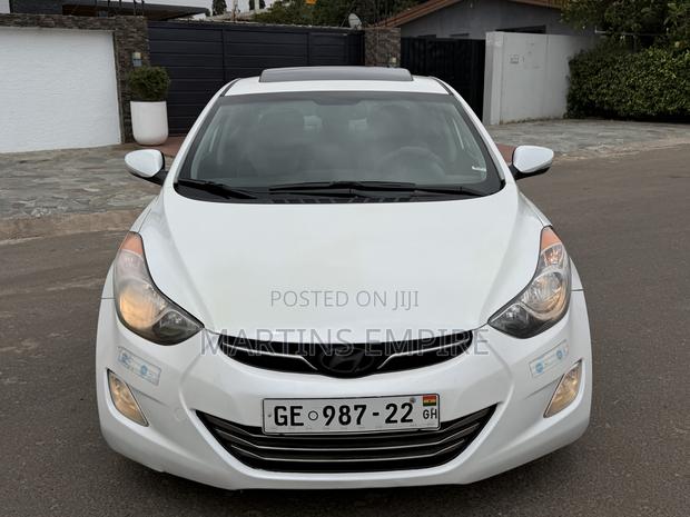 Hyundai Elantra Limited Sedan FWD (1.8L 4cyl 6A) 2013 White