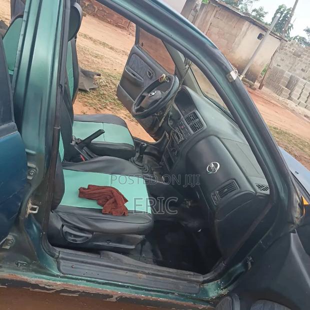 Nissan Almera Tino 2002 Green