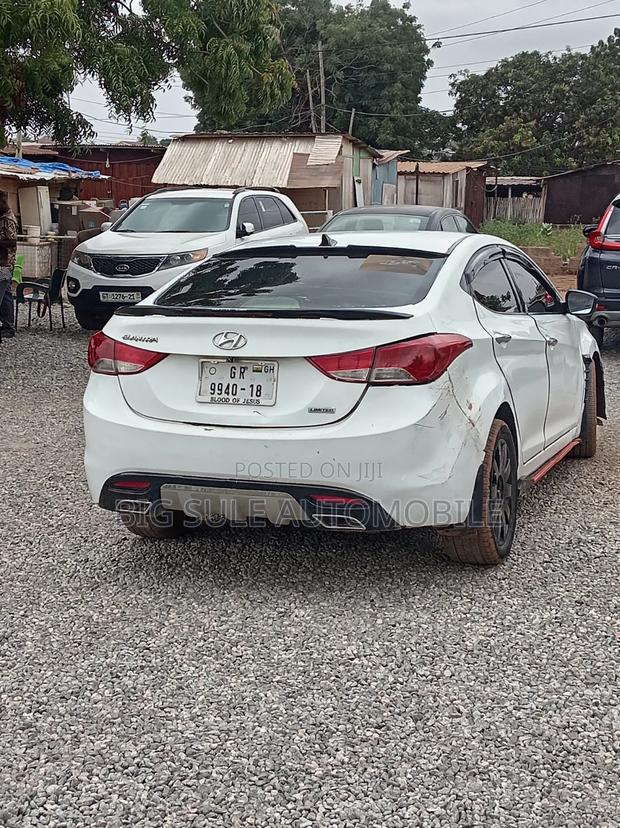 Hyundai Elantra Limited 2012 White