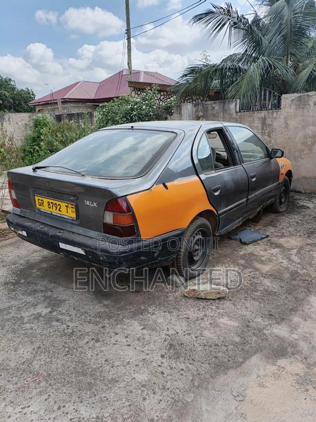 Nissan Primera 2004 Gray