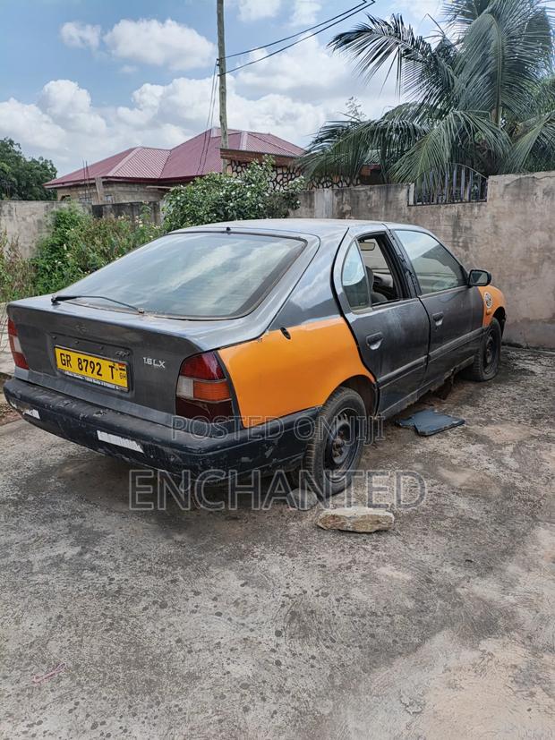 Nissan Primera 2004 Gray