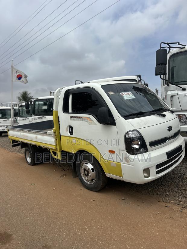 Kia Bongo 2012 White
