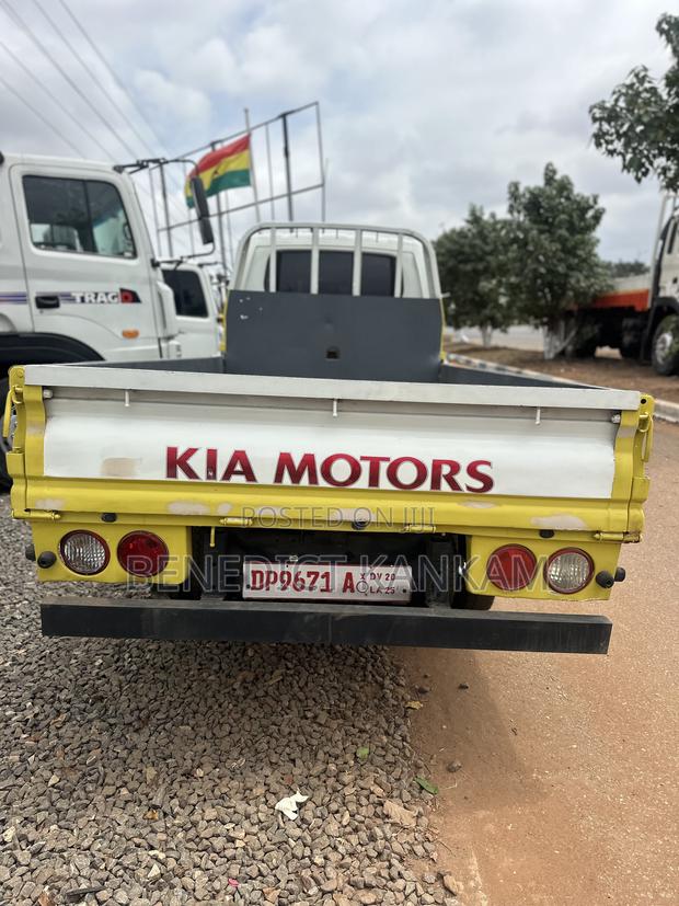 Kia Bongo 2012 White