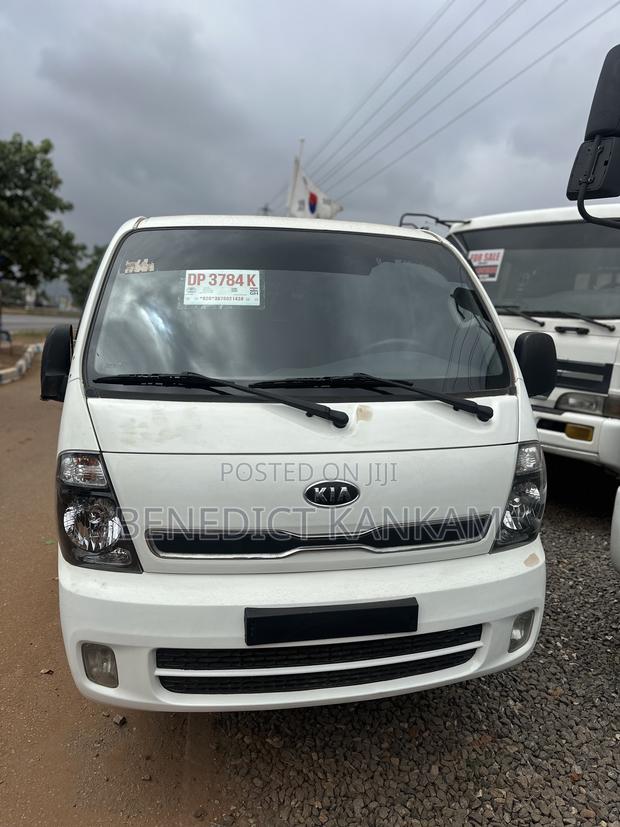 Kia Bongo 2012 White