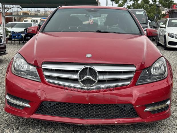 Mercedes-Benz C250 2013 Red