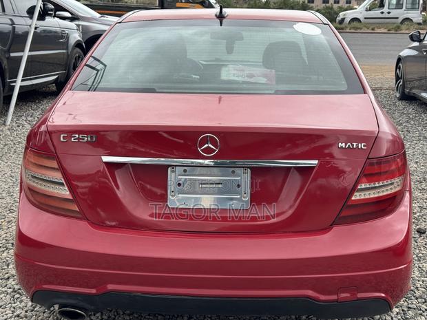 Mercedes-Benz C250 2013 Red