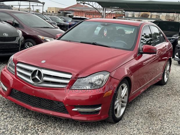 Mercedes-Benz C250 2013 Red