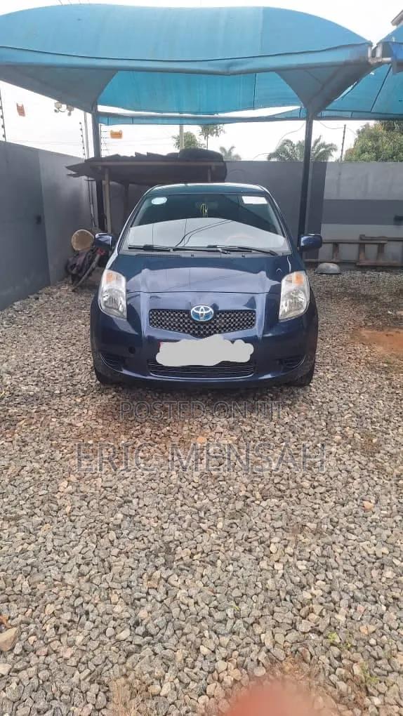 Toyota Yaris Base Hatchback 5dr 2010 Blue
