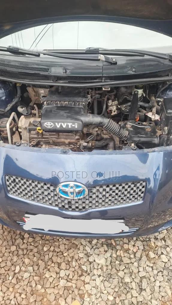 Toyota Yaris Base Hatchback 5dr 2010 Blue