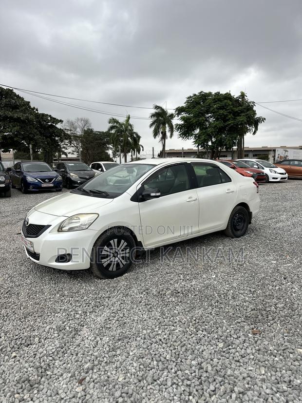 Toyota Belta 2010 White