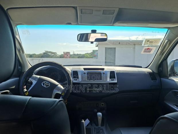 Toyota Hilux 2013 White