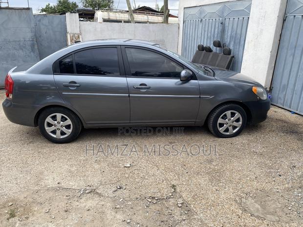 Hyundai Accent 2011 Silver