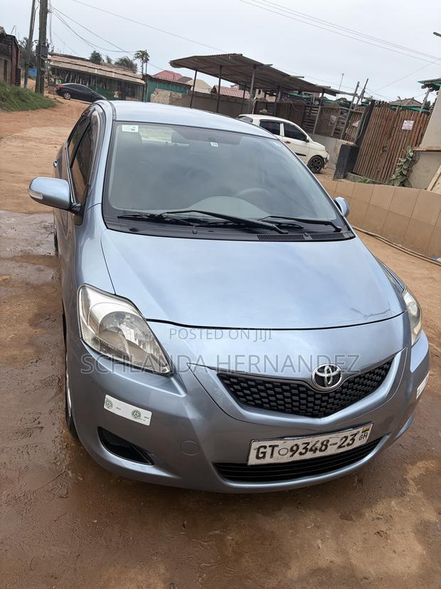 Toyota Belta 2010 Blue