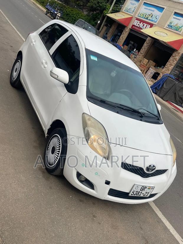 Toyota Vitz 1.0 FWD 3dr 2009 White