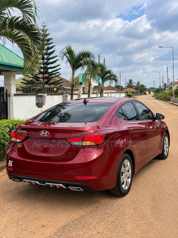 Hyundai Elantra SE Sedan FWD (1.8L 4cyl 6A) 2016 Red