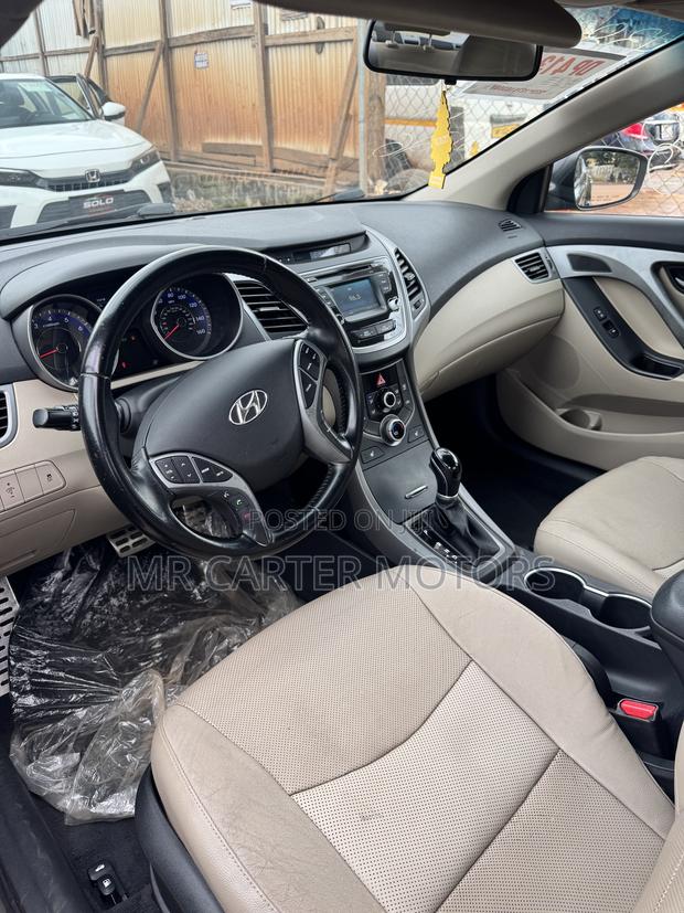 Hyundai Elantra Limited Sedan FWD (1.8L 4cyl 6A) 2016 Black