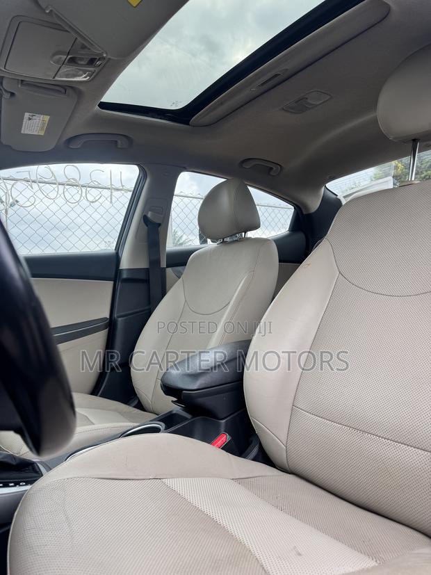 Hyundai Elantra Limited Sedan FWD (1.8L 4cyl 6A) 2016 Black