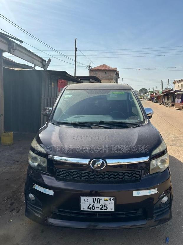 Toyota Voxy 2013 Black