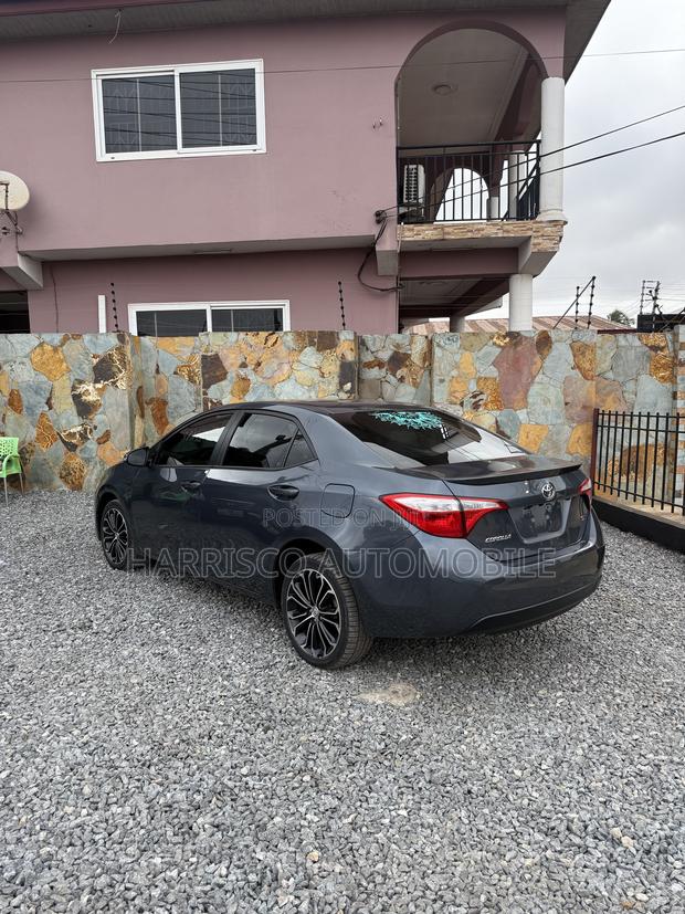 Toyota Corolla SE 4dr Sedan (1.8L 4cyl CVT) 2017 Gray