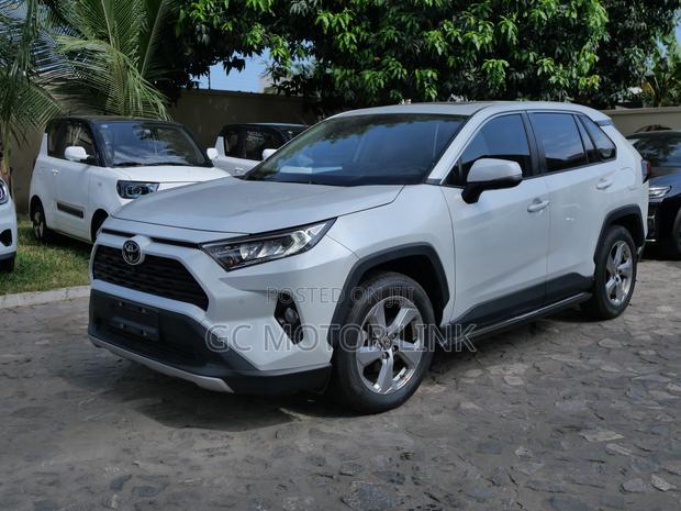 Toyota RAV4 2023 White