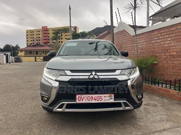 Mitsubishi Outlander 2019 Gray