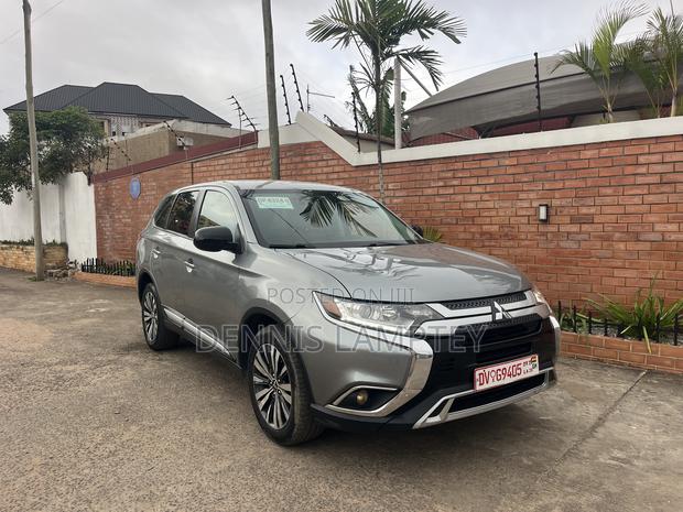 Mitsubishi Outlander 2019 Gray