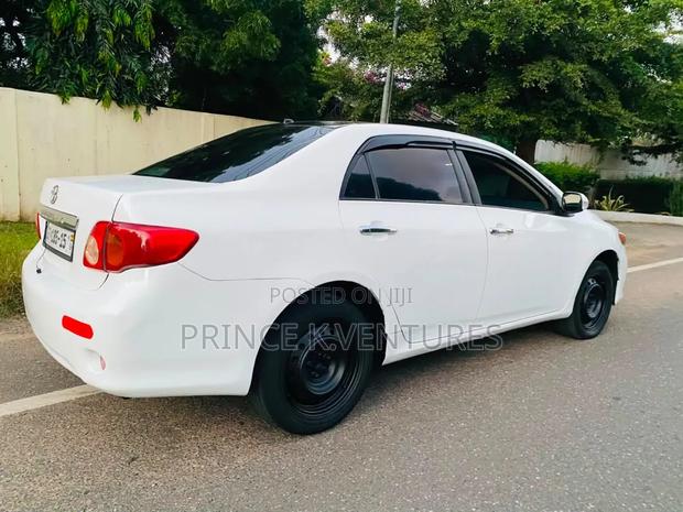 Toyota Corolla 2010 White