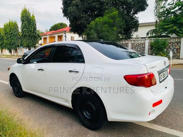 Toyota Corolla 2010 White