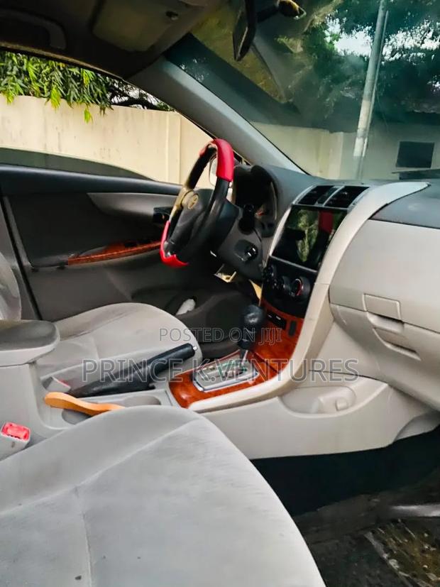 Toyota Corolla 2010 White