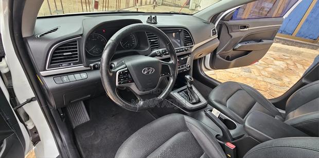 Hyundai Elantra 2018 White