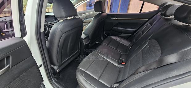 Hyundai Elantra 2018 White
