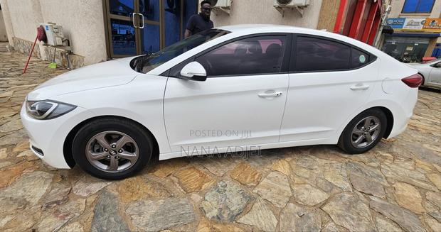 Hyundai Elantra 2018 White