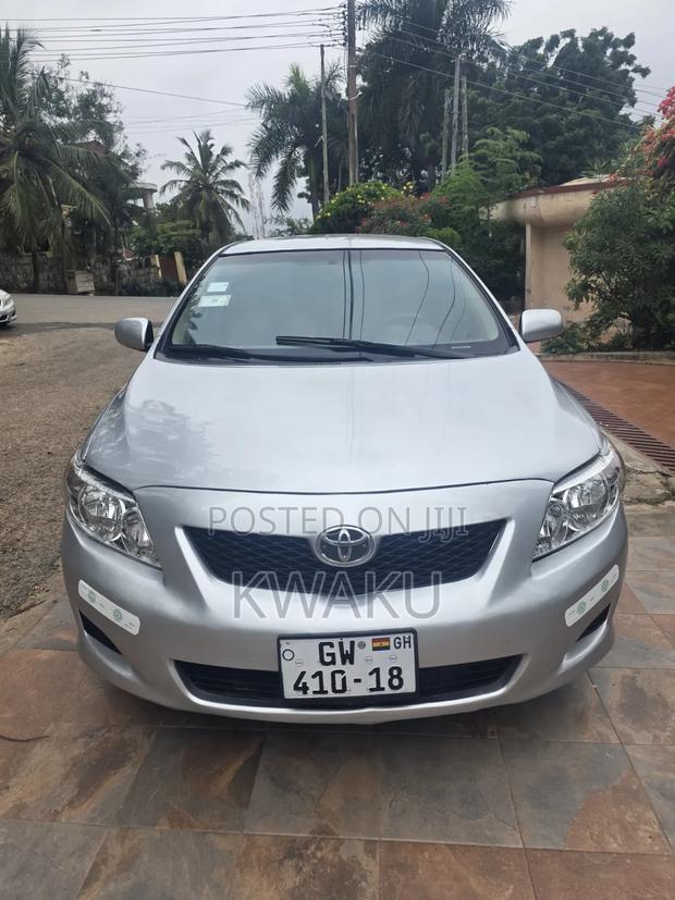 Toyota Corolla 2010 Silver