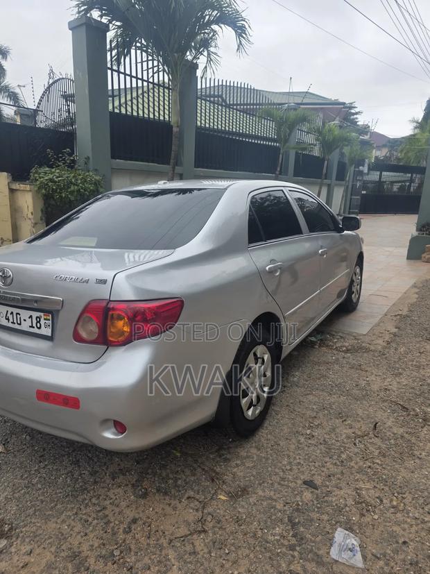 Toyota Corolla 2010 Silver
