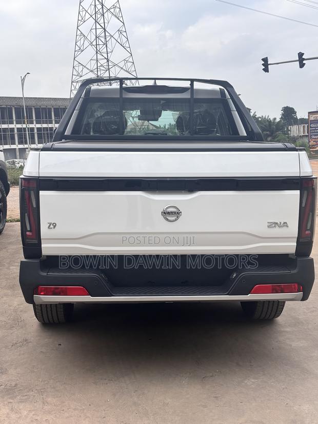 New Nissan Pick-Up 2025 White
