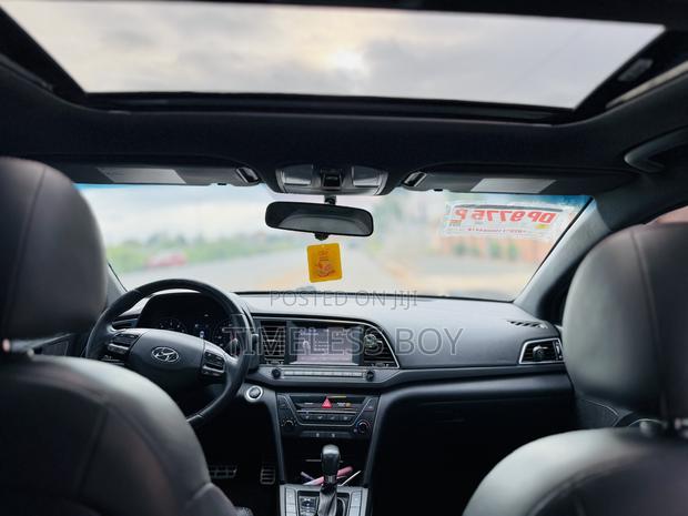 Hyundai Elantra Sport 2018 White