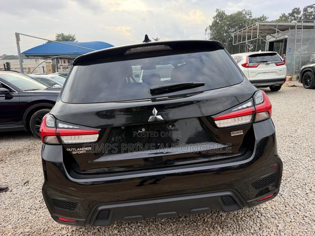 Mitsubishi Outlander 2021 Black