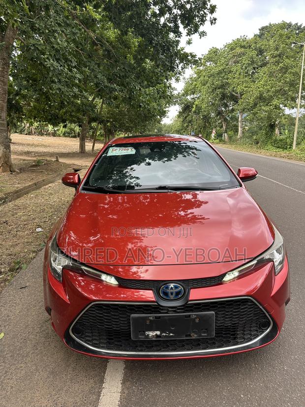 Toyota Corolla SE 2021 Red